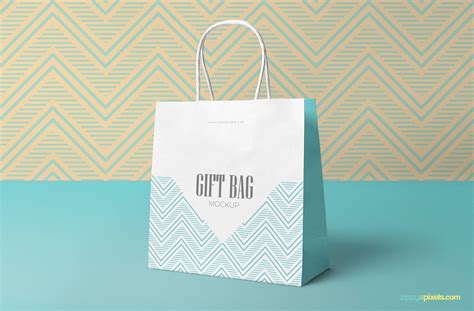 Free Gift Bag&nbsp;Mockup